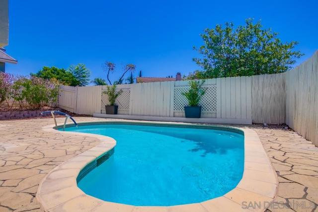 14811 Summerbreeze Way, San Diego CA: https://media.crmls.org/mediaz/e895f02f-856e-48de-914f-d5bc08c8716e.jpg