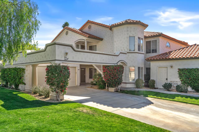 280 Vista Royale W Circle, Palm Desert CA: https://media.crmls.org/mediaz/e896698e-27e5-41de-b0e2-ca27cbac621c.jpg