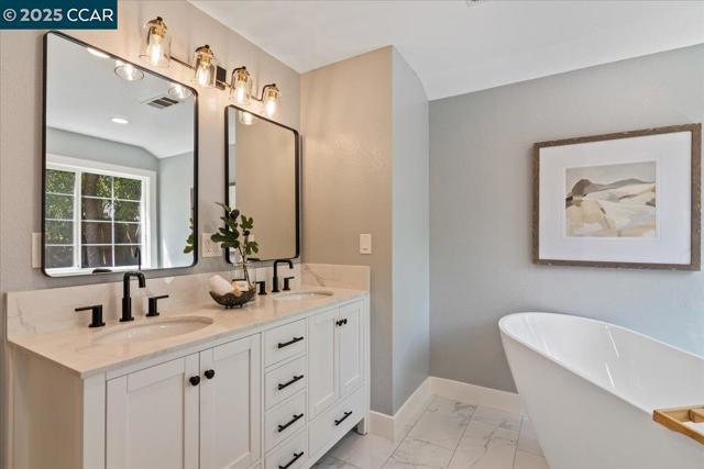 158 Pulido Rd, Danville CA: https://media.crmls.org/mediaz/e896aa4e-d444-4f0e-98d1-ce107127b376.jpg