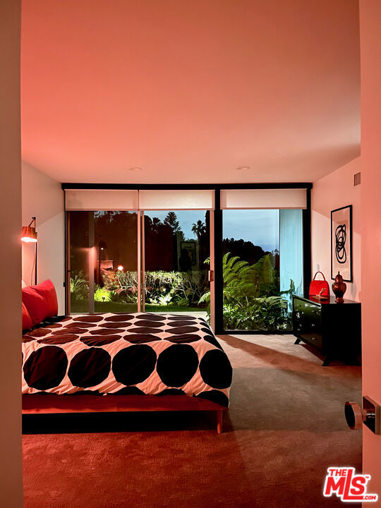 16045 Royal Mount Drive, Encino CA: https://media.crmls.org/mediaz/e896b36a-81d0-4855-80e0-9f427601b1cc.jpg