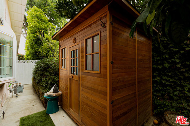 8510 Capistrano Avenue, West Hills CA: https://media.crmls.org/mediaz/e896d8ee-a271-410f-be49-88941b5e79bf.jpg