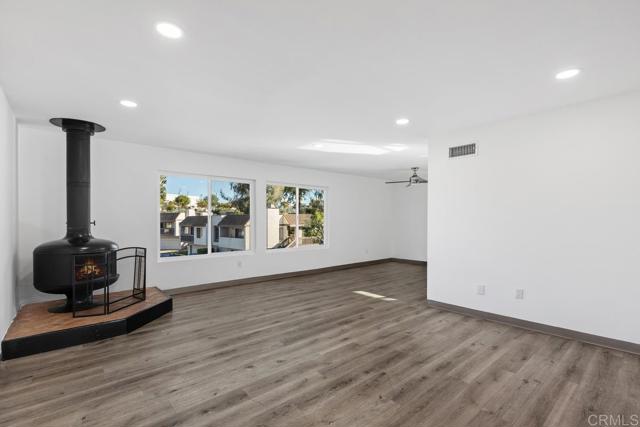 Detail Gallery Image 3 of 35 For 5091 Alumni Pl, San Diego,  CA 92115 - 11 Beds | 6 Baths