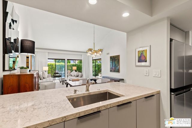 200 E Racquet Club Road #8, Palm Springs, CA 92262