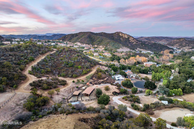320 E Carlisle Road, Thousand Oaks CA: https://media.crmls.org/mediaz/e897aa8a-1fd5-4ef9-a0cf-60806d34a806.jpg