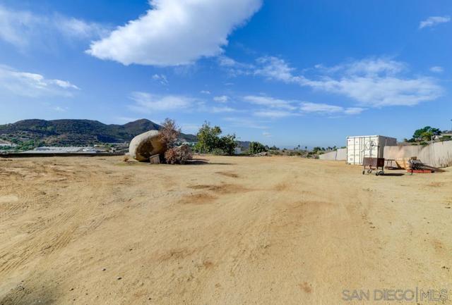 496 Camino Calafia, San Marcos CA: https://media.crmls.org/mediaz/e897cdf1-ad0a-4a60-9aaf-091828a03c3c.jpg