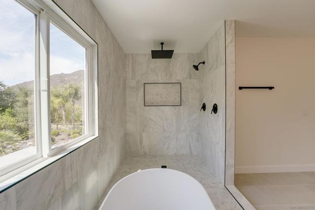 3302 Vista Rocosa, Escondido CA: https://media.crmls.org/mediaz/e897fc9f-12ba-4d4f-8661-aa7f6416b52a.jpg