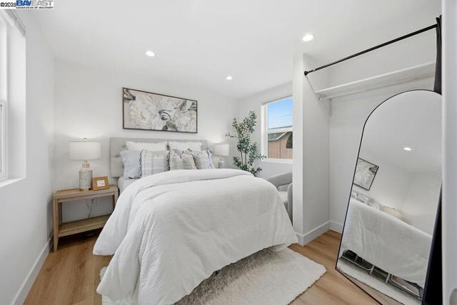 1520 4th st, Richmond CA: https://media.crmls.org/mediaz/e8980e12-8029-4ef8-8c76-c2f59b7fabaf.jpg