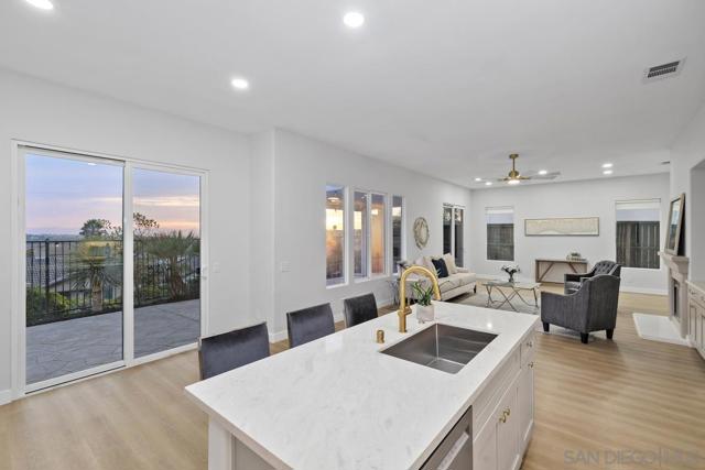348 Plaza Los Osos, Chula Vista CA: https://media.crmls.org/mediaz/e8986d24-79e9-4f52-9bfe-cd63283c7d6a.jpg