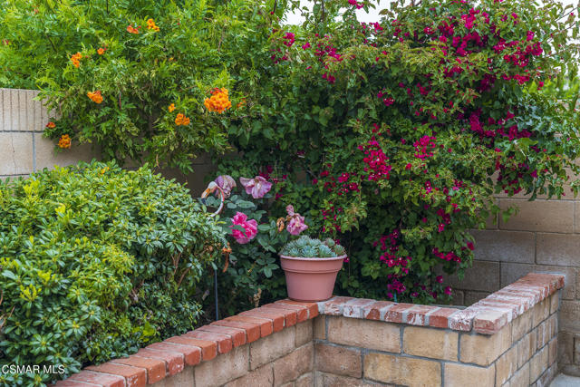 2653 N Broadmoor Avenue, Simi Valley CA: https://media.crmls.org/mediaz/e898c650-7a8a-45fa-82c6-735be86cd309.jpg