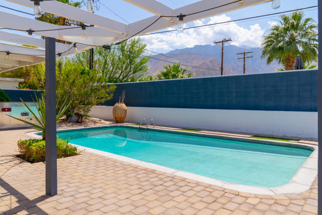 2845 E Wyman Drive, Palm Springs CA: https://media.crmls.org/mediaz/e89972c3-09d0-490f-8b69-f16cea13490b.jpg