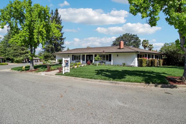 13056 Brandywine Drive, Saratoga CA: https://media.crmls.org/mediaz/e899e7e3-61b5-4755-8a80-a27cd8e7224a.jpg