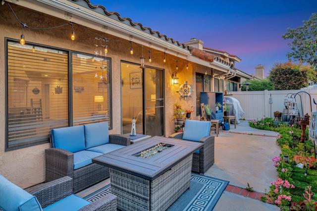 15628 Via Marchena, San Diego CA: https://media.crmls.org/mediaz/e89a6819-20a5-4fc0-8364-dbd1fbca37d3.jpg