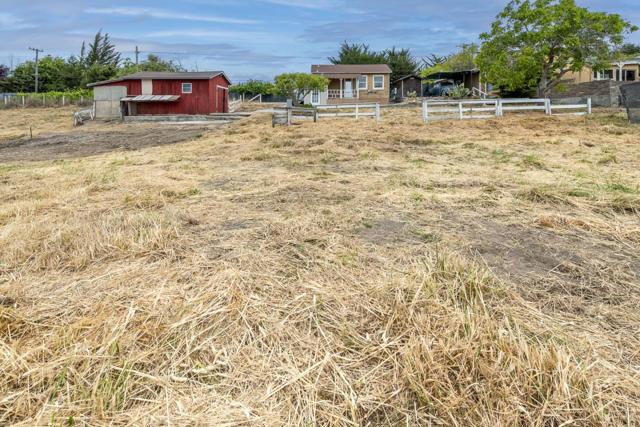 137 Whiting Road, Watsonville CA: https://media.crmls.org/mediaz/e89a68b6-28b9-42d4-be85-53ab3733e0a5.jpg