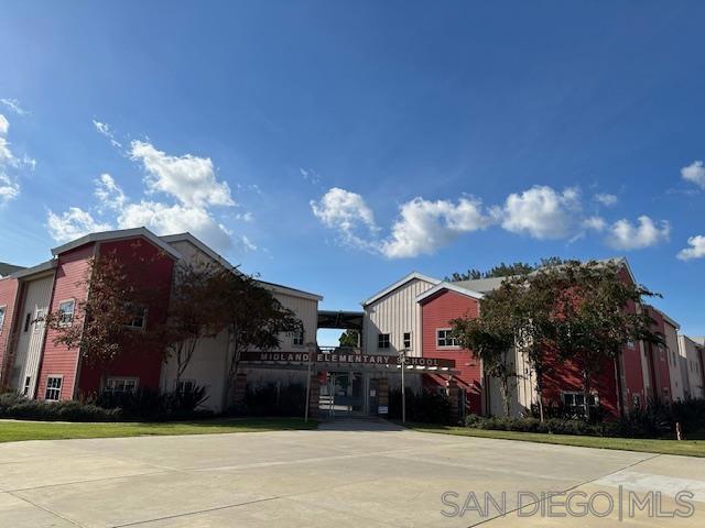 13646 Janette Lane, Poway CA: https://media.crmls.org/mediaz/e89afa72-9fbd-4a3c-8594-ac076b1e1f2b.jpg