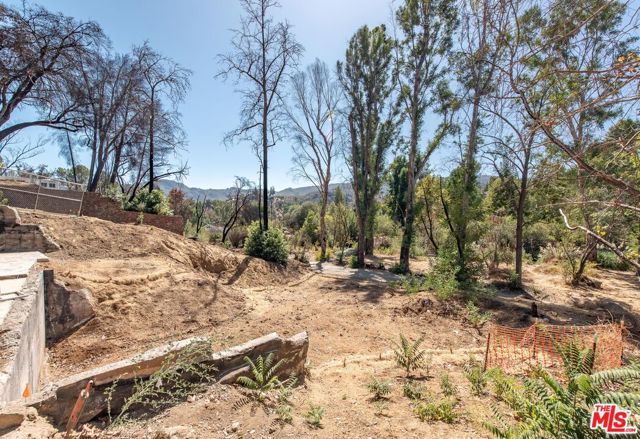 2344 Laguna Circle Drive, Agoura CA: https://media.crmls.org/mediaz/e89b62db-6bc9-463b-a65f-7c9b0456958a.jpg