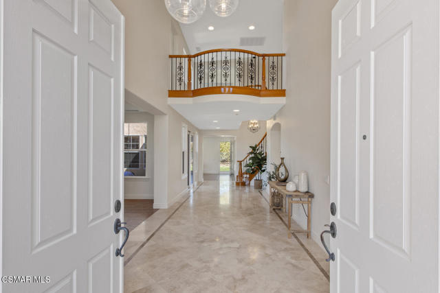 3034 Heavenly Ridge Street, Thousand Oaks CA: https://media.crmls.org/mediaz/e89ba9e5-7e38-4ac4-a8e7-cf314b25acdb.jpg