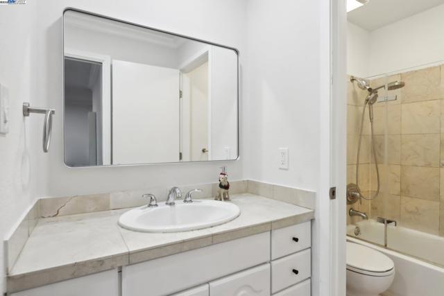 Image 11 of 25 For 38455 Bronson St  128