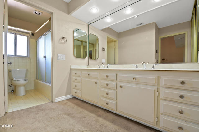 Detail Gallery Image 8 of 13 For 728 Arroues Dr, Fullerton,  CA 92835 - 3 Beds | 3 Baths