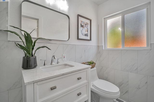 5232 Proctor Road, Castro Valley CA: https://media.crmls.org/mediaz/e89cabdf-cacd-41ea-be39-b5759ee703c5.jpg