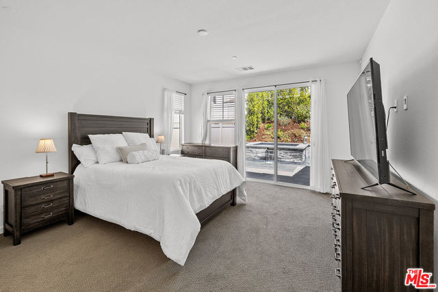18113 Tableau Way, Santa Clarita CA: https://media.crmls.org/mediaz/e89d0637-1ae2-4948-9201-eb5bd73072d0.jpg