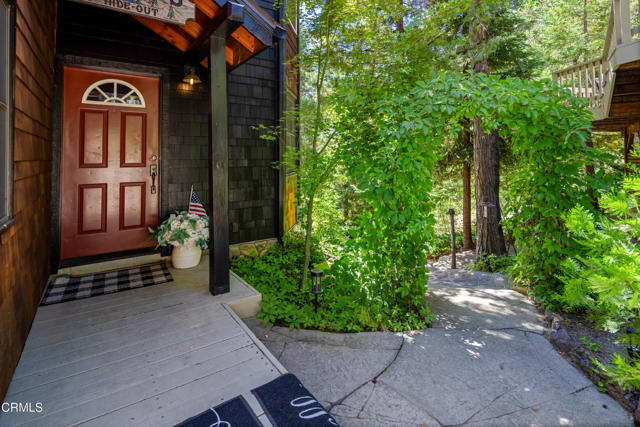 54186 Road 432, Bass Lake CA: https://media.crmls.org/mediaz/e89dcfd6-ac0c-4c72-adac-fc5a5ab45c97.jpg