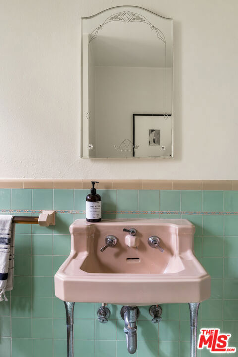 2961 Effie Street, Los Angeles CA: https://media.crmls.org/mediaz/e89dd979-c556-461d-9219-8c0805238a18.jpg
