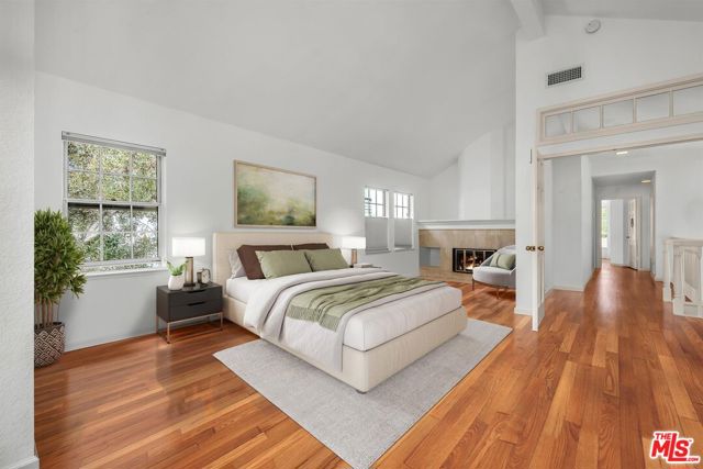 8319 Berger Avenue, Playa del Rey CA: https://media.crmls.org/mediaz/e89e5b38-a9fe-4b18-9ee7-12a817ddc498.jpg