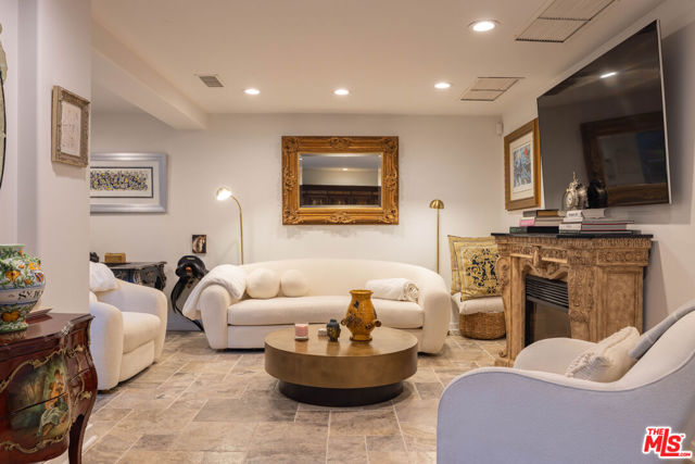 Drew Fenton | 415 Stunt Road Calabasas CA | MLS: 7285936