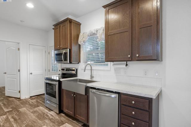 Image 51 of 58 For 552 Stonehaven Ct