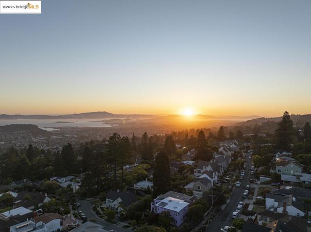 479 Kentucky Ave, Berkeley CA: https://media.crmls.org/mediaz/e89e967d-dc11-463a-b17f-d54415773974.jpg