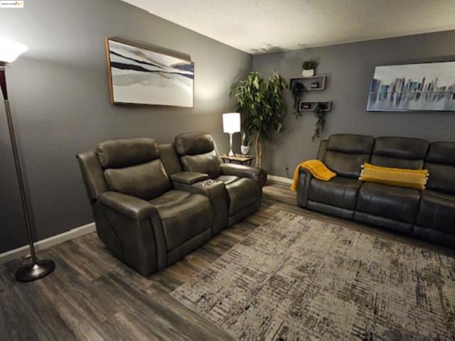 4500 Bell Ct, Richmond CA: https://media.crmls.org/mediaz/e89efe7b-067d-4db7-bb34-ddbeecf4b945.jpg