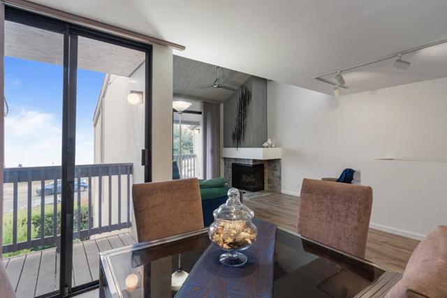 2101 Shore Line Drive, Alameda CA: https://media.crmls.org/mediaz/e89f00cf-560c-4928-b492-f49ca1579080.jpg