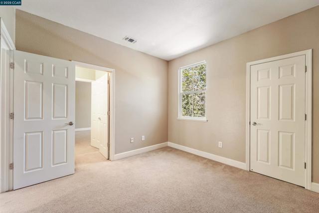 513 Lexington Dr, Vallejo CA: https://media.crmls.org/mediaz/e89f30cd-d004-45e7-b11a-70132bba28eb.jpg