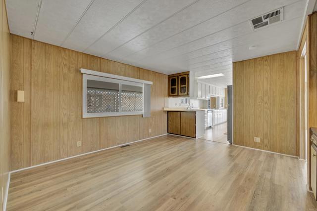 Home for Sale in Lakeside