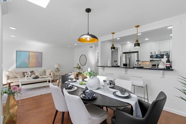 156 Lombard St, San Francisco CA: https://media.crmls.org/mediaz/e89fdd6d-85f7-4b80-8ea9-1d2c3f949fe0.jpg