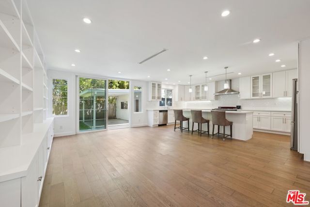 5114 Cedros Avenue, Sherman Oaks CA: https://media.crmls.org/mediaz/e8a07953-68f9-4ce3-bf4f-ae0075c1ceca.jpg