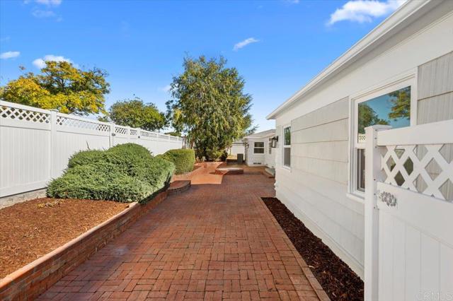 874 Hacienda Drive, El Cajon CA: https://media.crmls.org/mediaz/e8a08772-ba10-4b94-95cd-ea32bbe88fdb.jpg