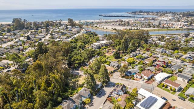 140 S Branciforte Avenue, Santa Cruz CA: https://media.crmls.org/mediaz/e8a09f78-ff67-48c3-9a07-cb6bfd70c29b.jpg