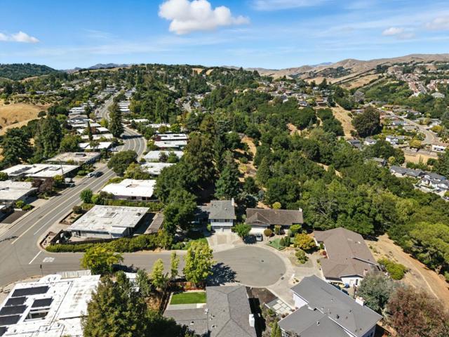 5529 Feather Court, Castro Valley CA: https://media.crmls.org/mediaz/e8a0ebe7-1762-4871-8ea6-3889bf80cd76.jpg