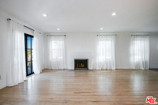 6116 W 85th Place, Los Angeles CA: https://media.crmls.org/mediaz/e8a10f0f-45cd-44f9-945b-dd8db65ff830.jpg