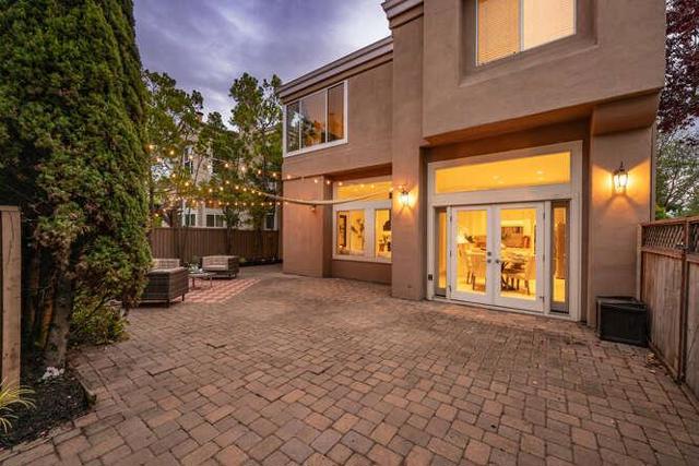 816 Corriente Point Drive,  CA: https://media.crmls.org/mediaz/e8a13411-c6ef-462b-9a04-a2c22feb51bb.jpg