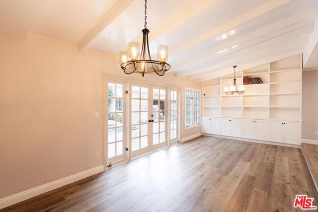 8510 Capistrano Avenue, West Hills CA: https://media.crmls.org/mediaz/e8a13d98-64e7-4c87-99e4-e06449ef23a6.jpg