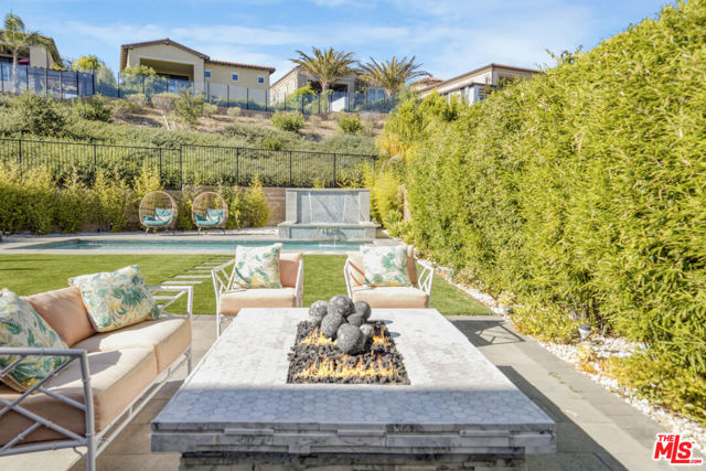 12333 N Finch Court, Porter Ranch CA: https://media.crmls.org/mediaz/e8a1acb8-0d74-4a61-aa8b-ea0bf1a32513.jpg