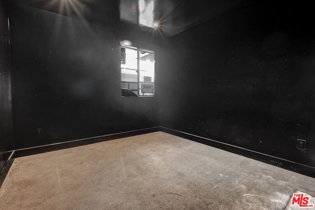 733 1/2 N Gramercy Place, Los Angeles CA: https://media.crmls.org/mediaz/e8a1af1d-eda2-4c4d-83ac-0c3ee4208557.jpg