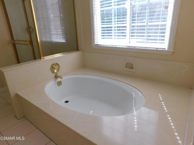 29140 Quail Run Drive, Agoura Hills CA: https://media.crmls.org/mediaz/e8a1f0c7-cfcd-4abc-ba1b-b2e540c7f966.jpg