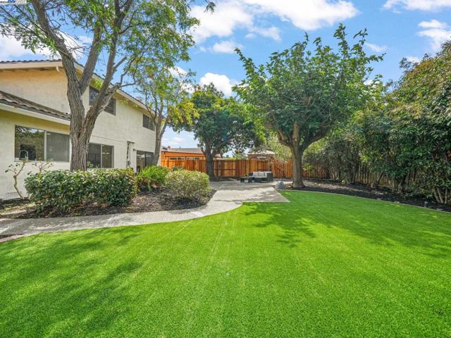425 Lexington Dr, Vallejo CA: https://media.crmls.org/mediaz/e8a271f6-e30c-492b-8720-06f0b6f221c5.jpg