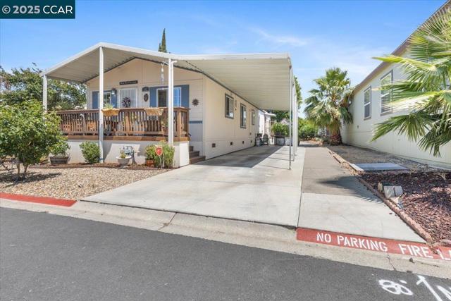 193 Maureen Cir, Bay Point CA: https://media.crmls.org/mediaz/e8a3615b-9775-423d-a2d3-67d0f396e3f6.jpg