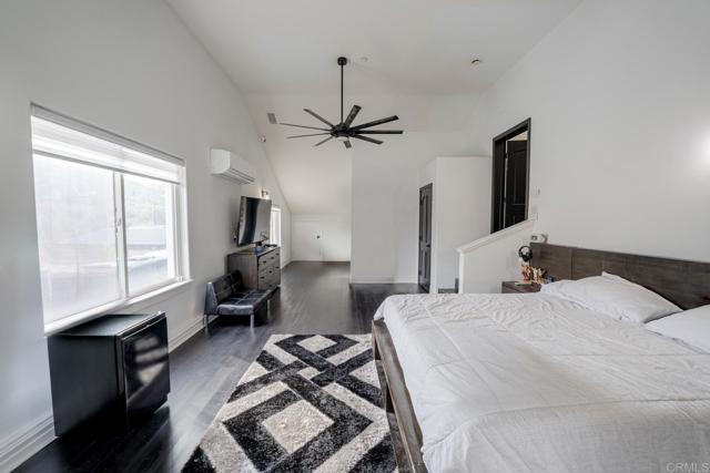 Image 34 of 47 For 733 Clayburn Ct