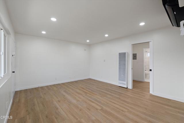 624 Silver Lake Boulevard, Los Angeles CA: https://media.crmls.org/mediaz/e8a3e2ee-d906-4736-bb57-d3e8db1e4dc1.jpg