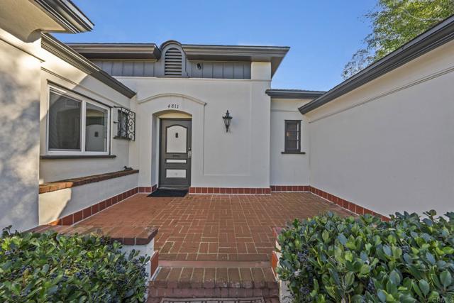 Detail Gallery Image 5 of 57 For 4811 E Alder Dr, San Diego,  CA 92116 - 5 Beds | 4 Baths